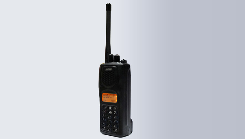  4715 UHF APCO25 El Telsizi